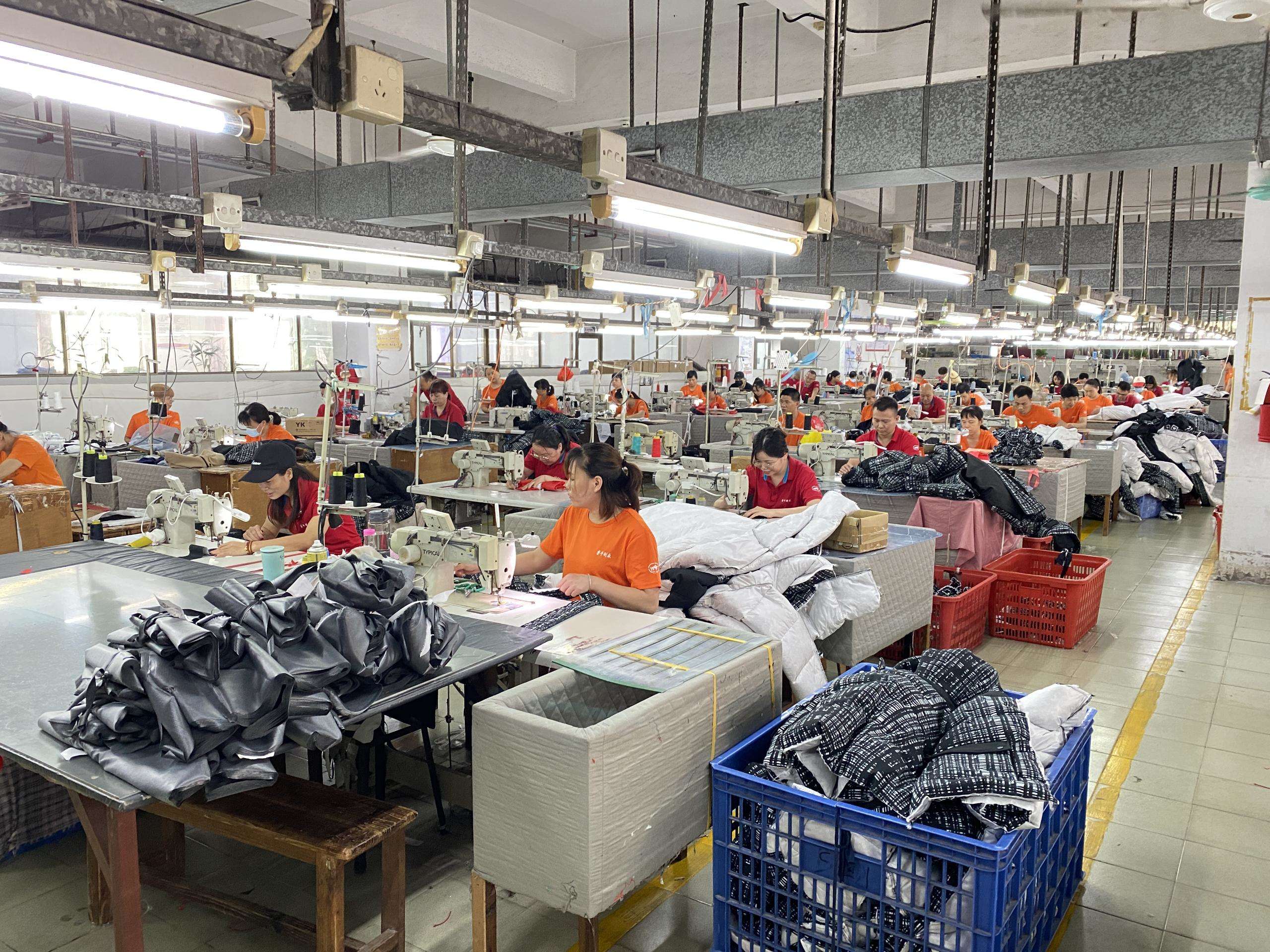沖鋒衣生產車間1